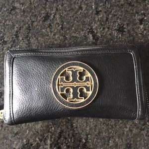 Tory Burch Amanda continental wallet